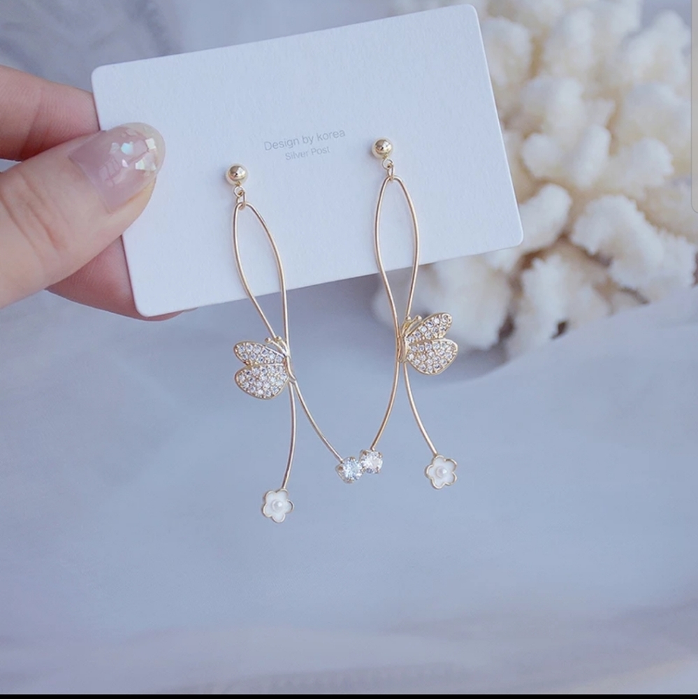 NEW Long butterflies earrings